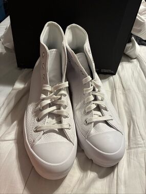 Converse ladies all star lugged leather high shoes size 11